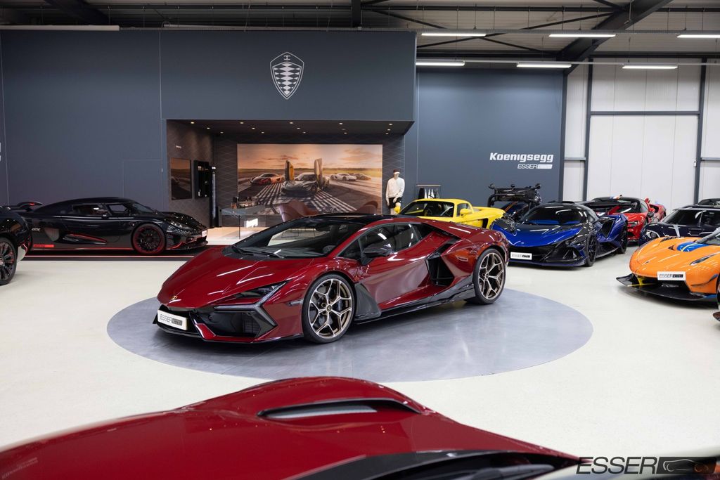 Lamborghini Revuelto 2025