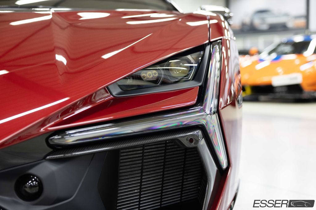 Lamborghini Revuelto 2025