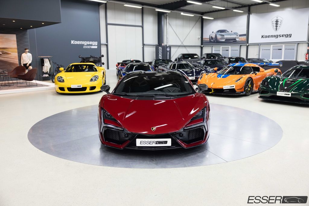 Lamborghini Revuelto 2025