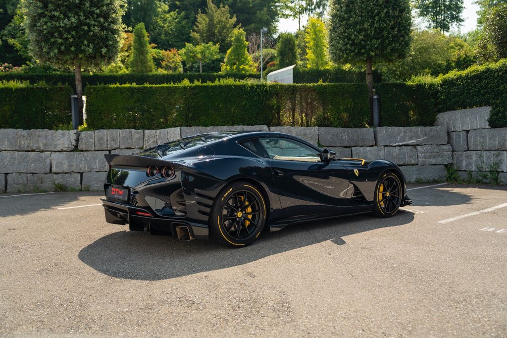 Ferrari 812 2022