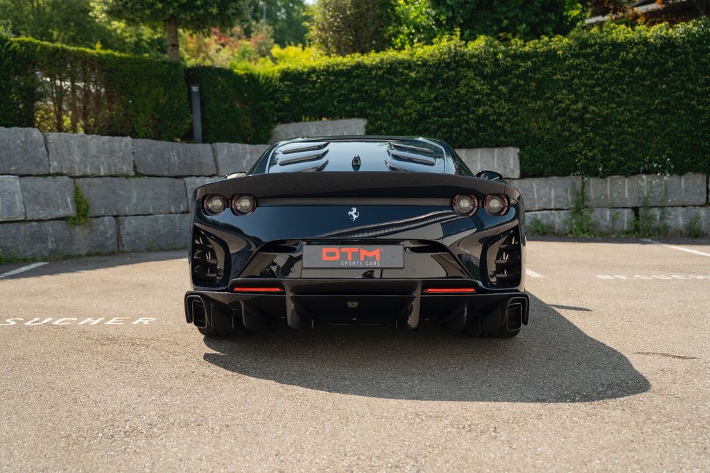 Ferrari 812 2022