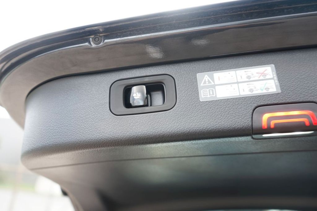 Mercedes-Benz C 300 2025