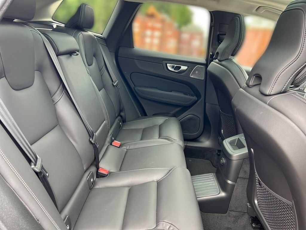 Volvo XC60 2025