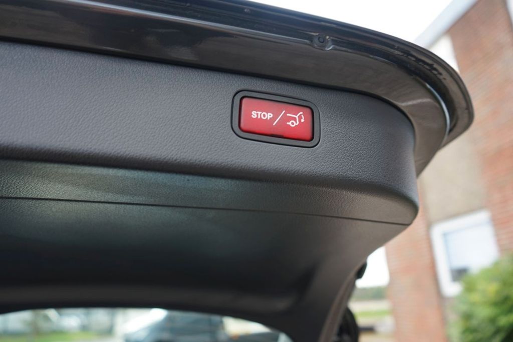 Mercedes-Benz C 300 2025