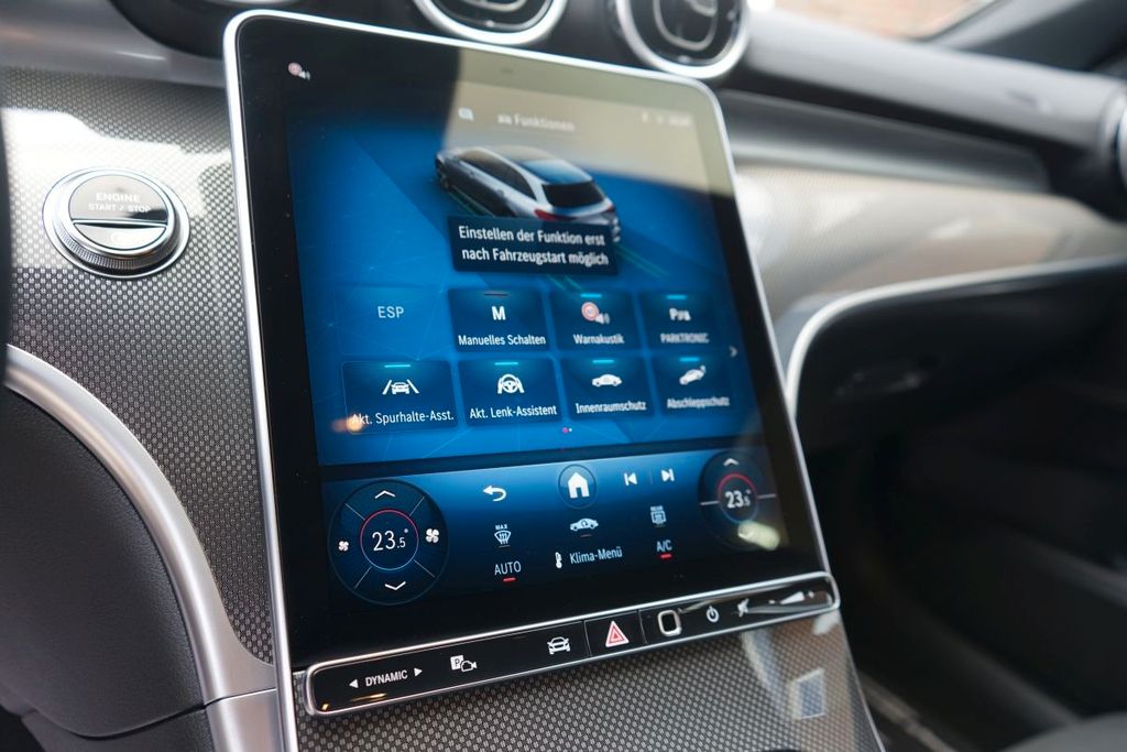 Mercedes-Benz C 300 2025