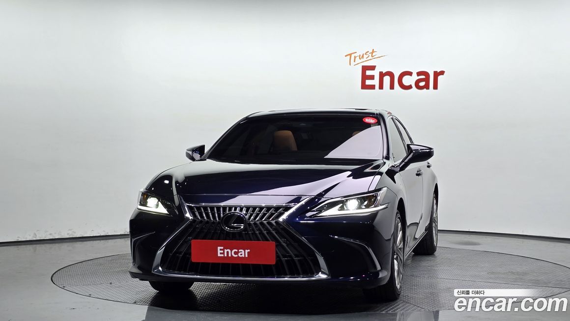 Lexus ES 2023