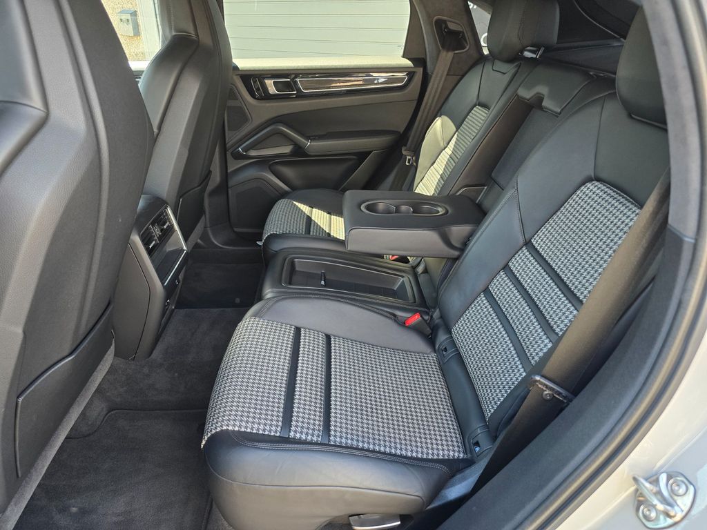 Porsche Cayenne 2020