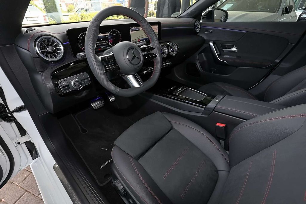 Mercedes-Benz CLA 200 2025