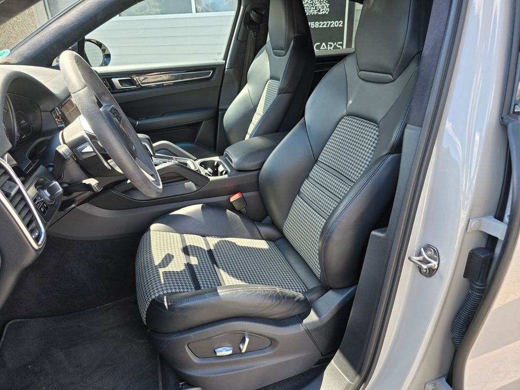 Porsche Cayenne 2020