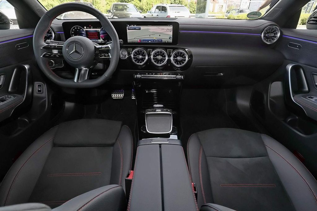Mercedes-Benz CLA 200 2025