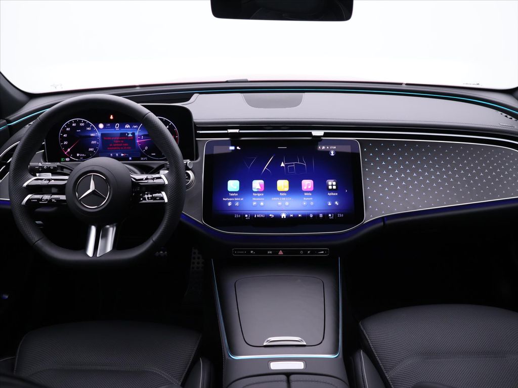 Mercedes-Benz E 220 2025