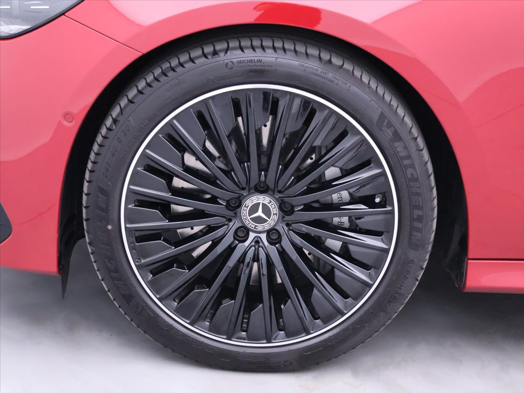 Mercedes-Benz E 220 2025