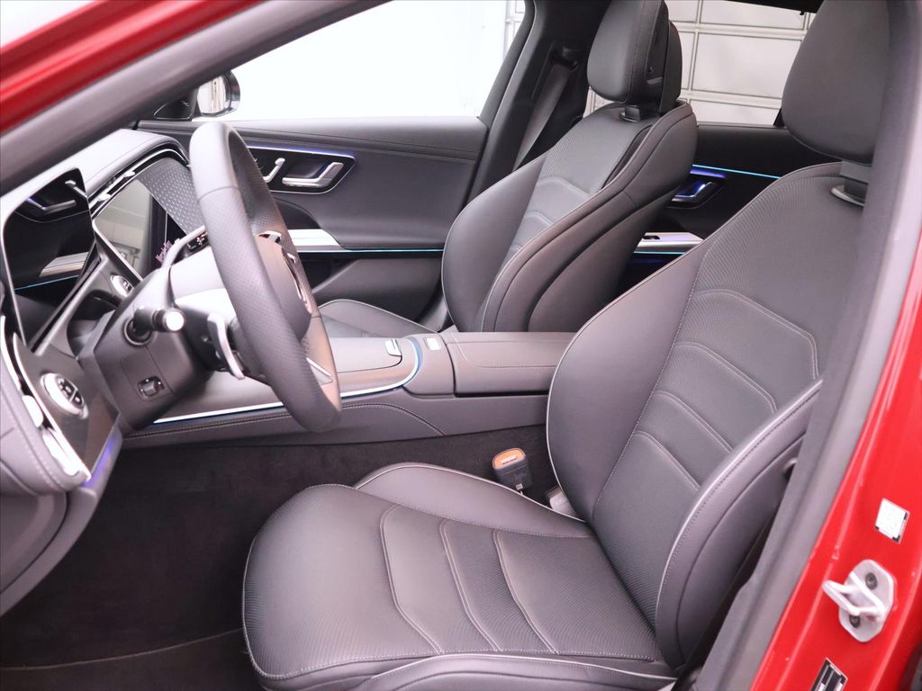 Mercedes-Benz E 220 2025