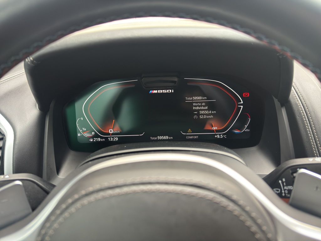 BMW M850 2022