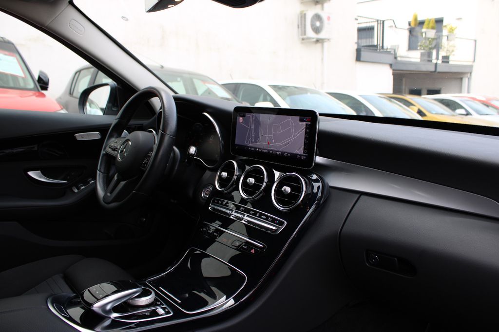 Mercedes-Benz C 300 2021