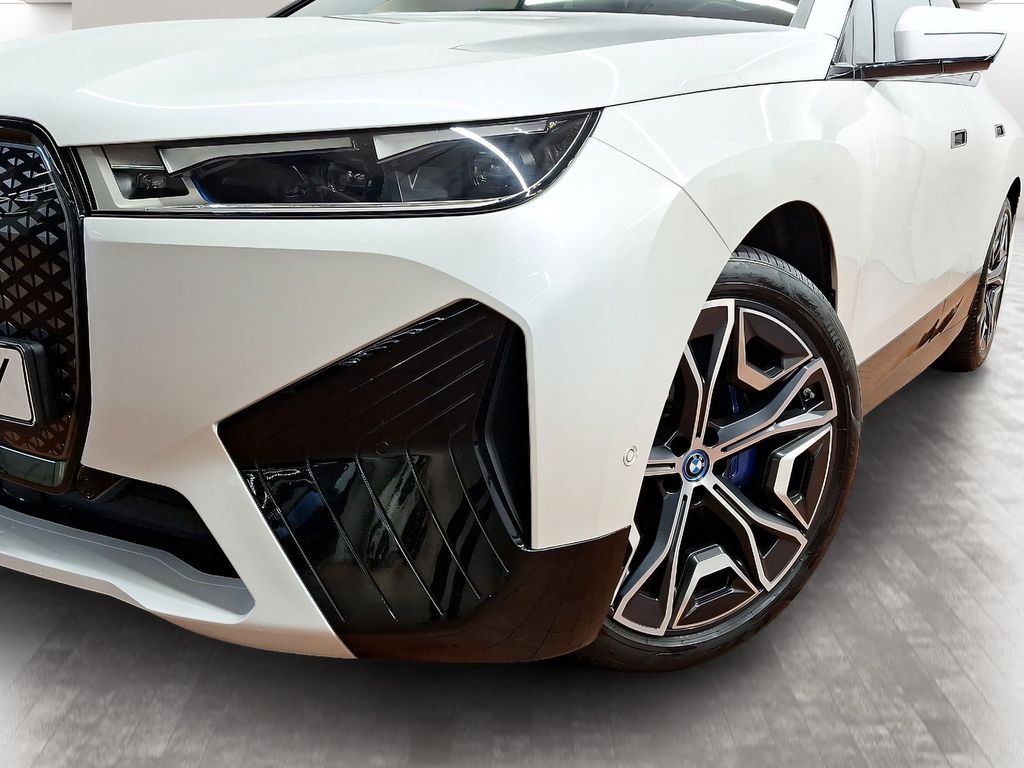 BMW iX 2023