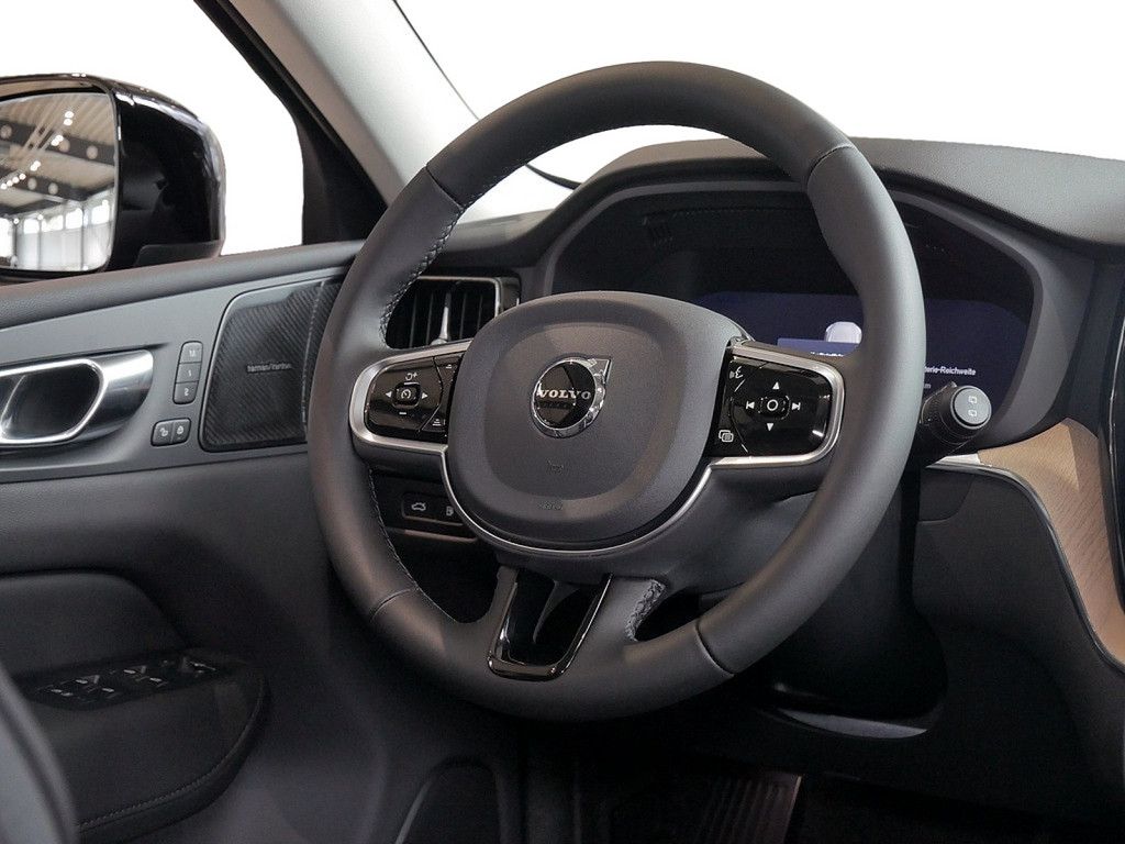 Volvo XC60 2025