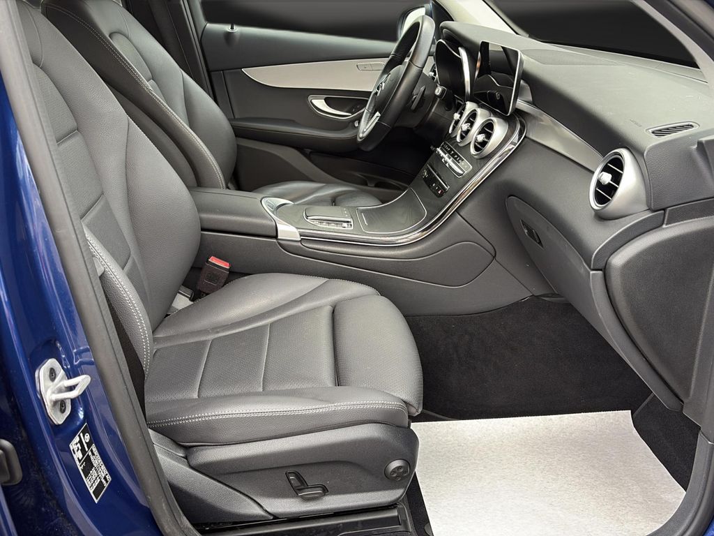 Mercedes-Benz GLC 300 2021