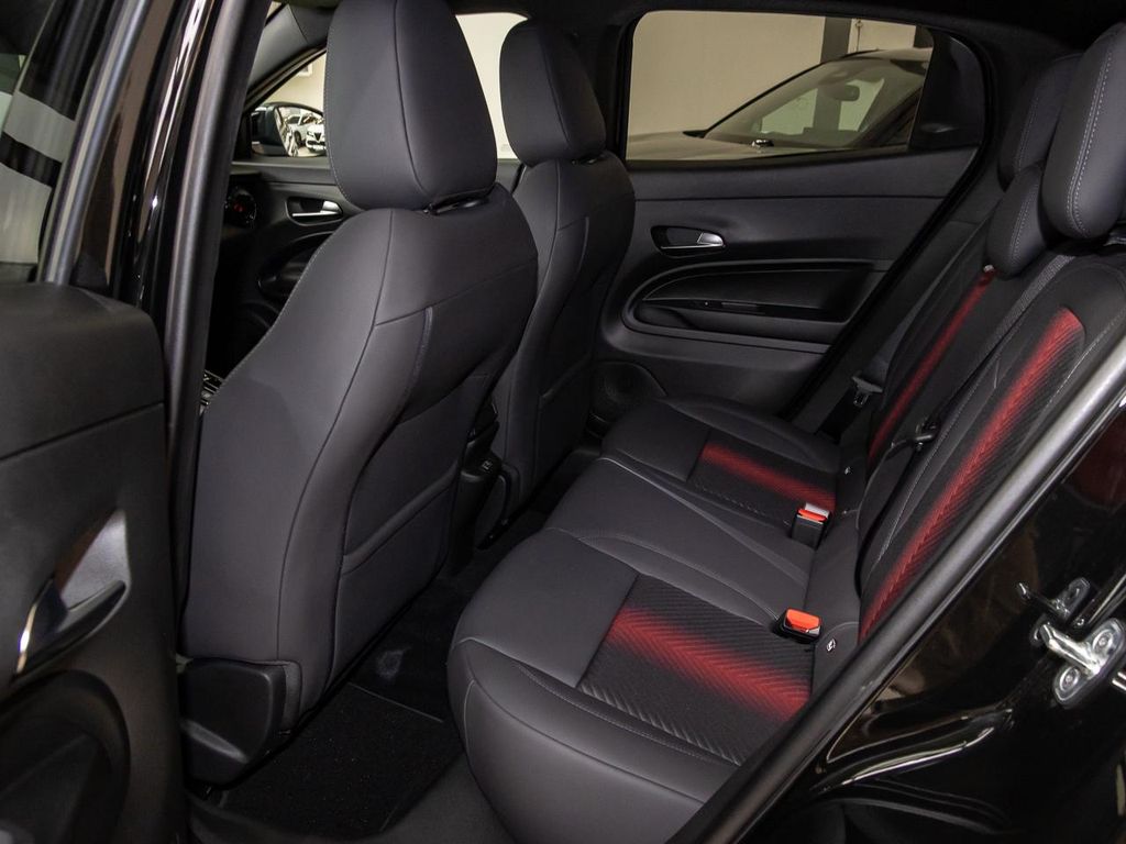 Alfa Romeo Junior 2025