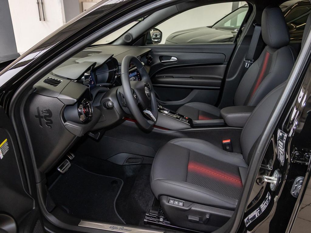 Alfa Romeo Junior 2025