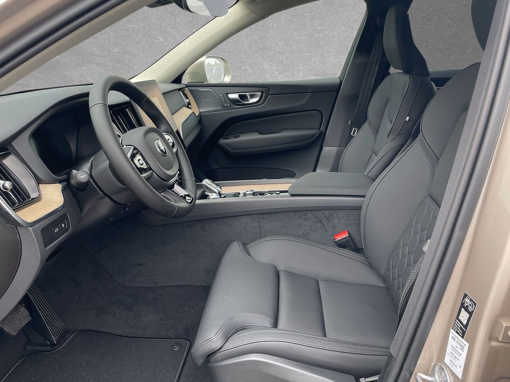 Volvo XC60 2025