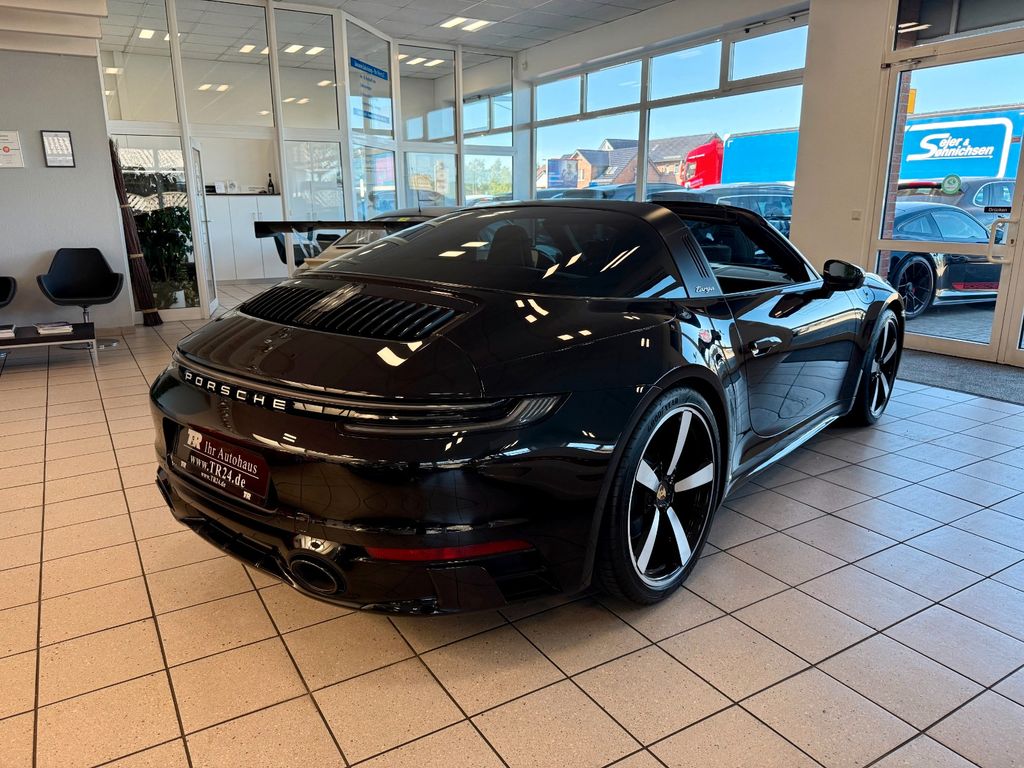 Porsche 992 2023