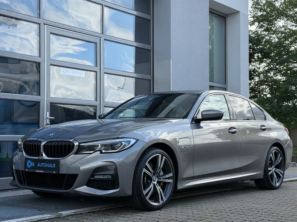 BMW 330 2022