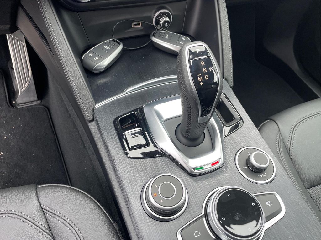 Alfa Romeo Stelvio 2024