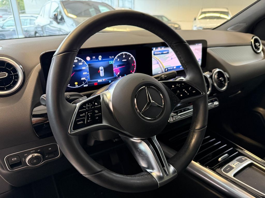 Mercedes-Benz B 220 2024