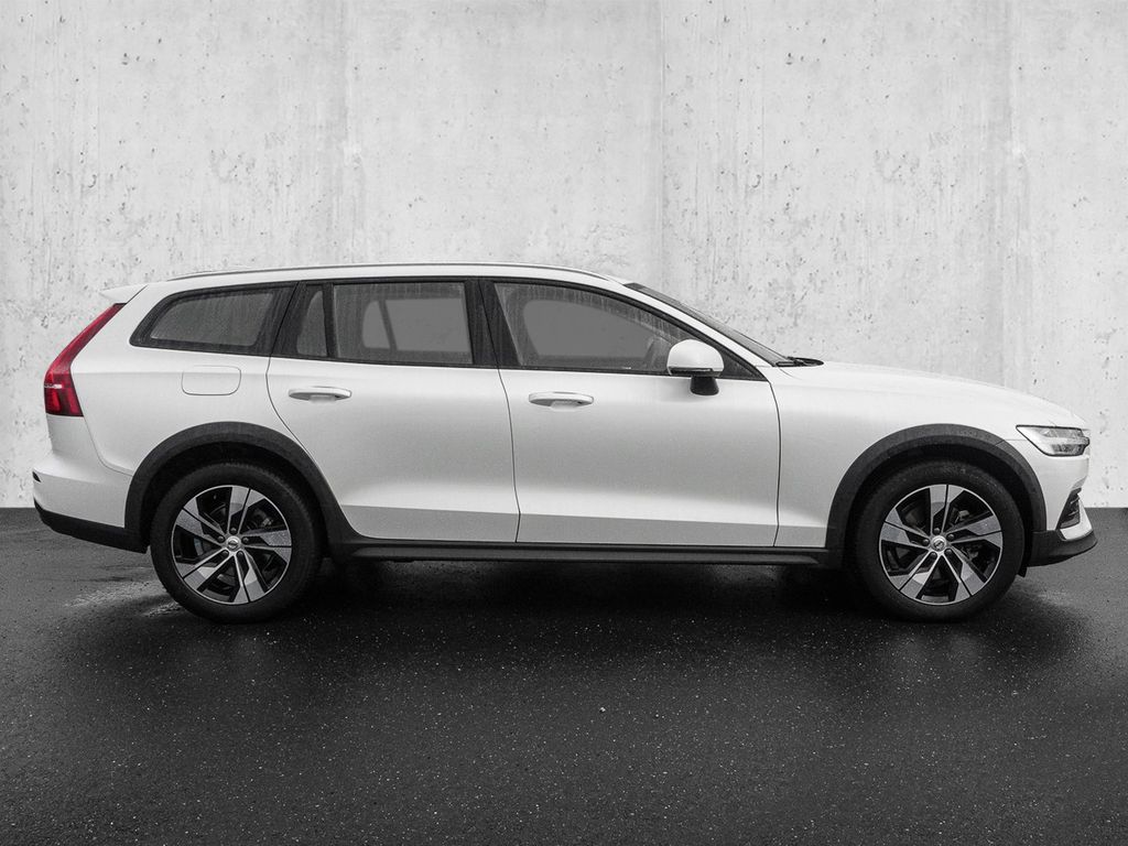 Volvo V60 Cross Country 2022
