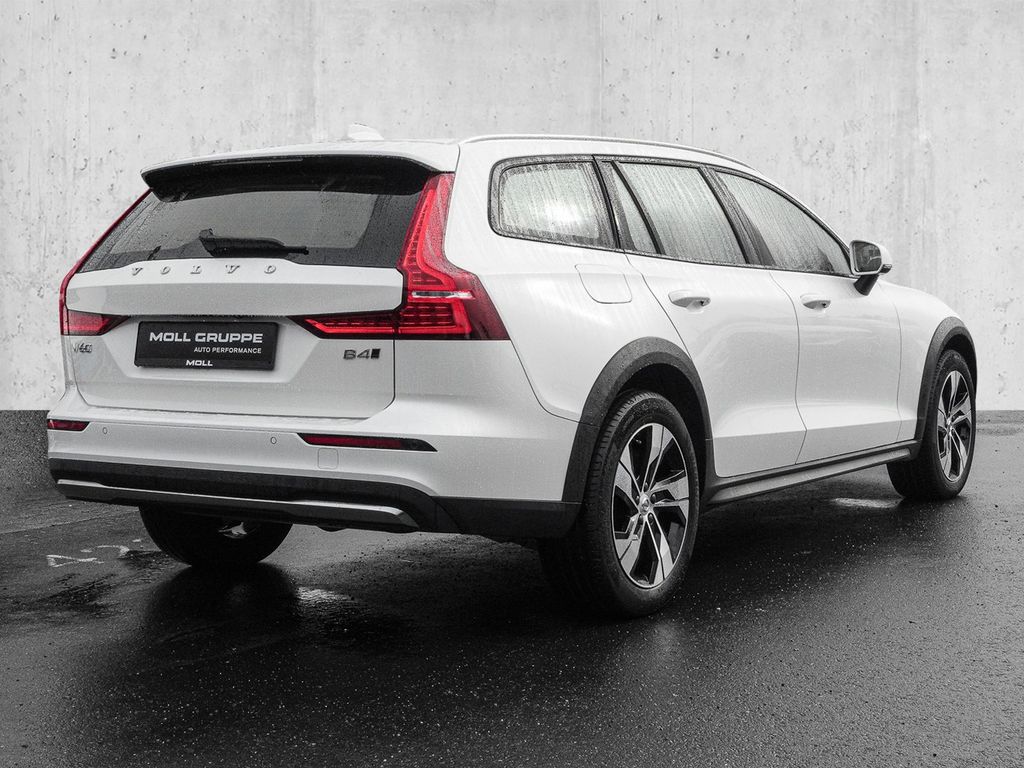 Volvo V60 Cross Country 2022