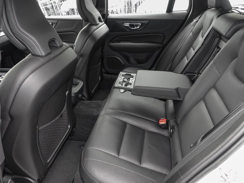 Volvo V60 Cross Country 2022