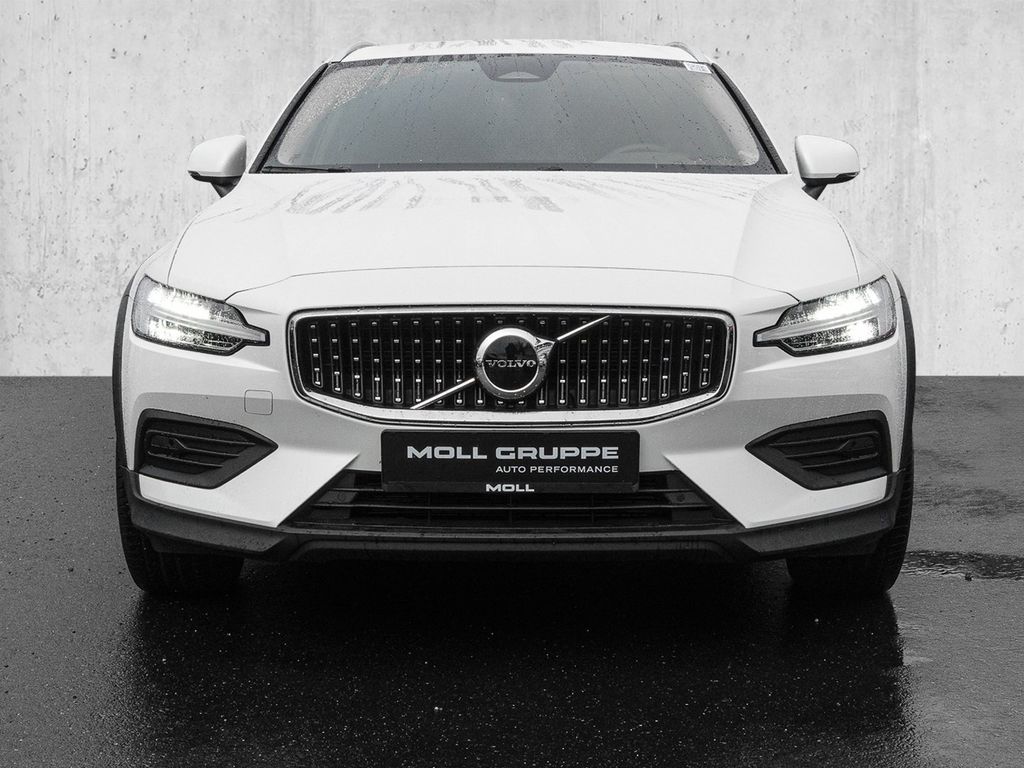 Volvo V60 Cross Country 2022