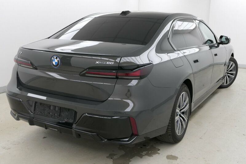 BMW i7 2023