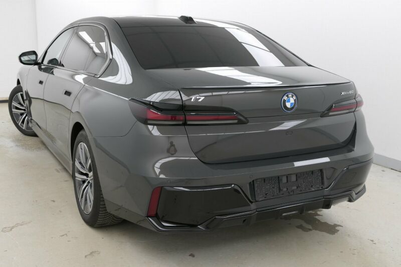 BMW i7 2023