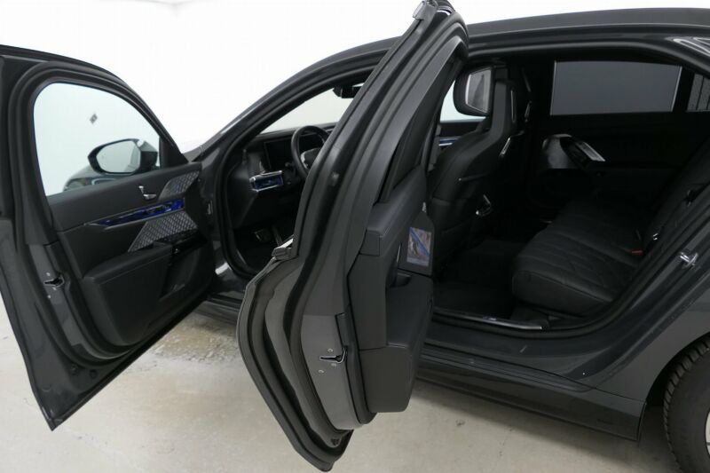 BMW i7 2023