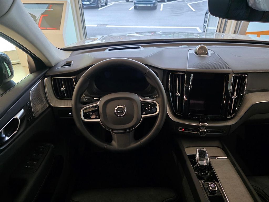Volvo XC60 2025