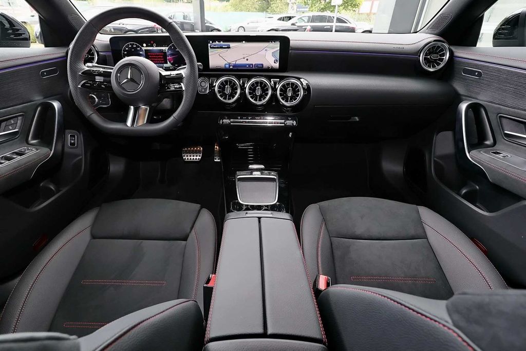 Mercedes-Benz CLA 200 2025