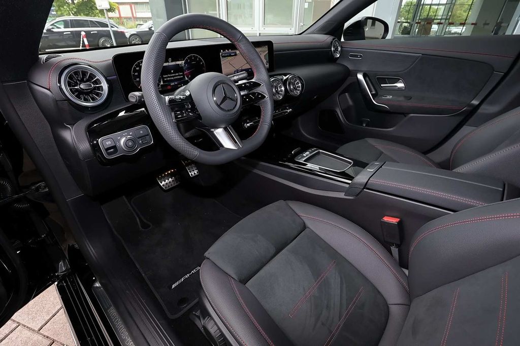Mercedes-Benz CLA 200 2025