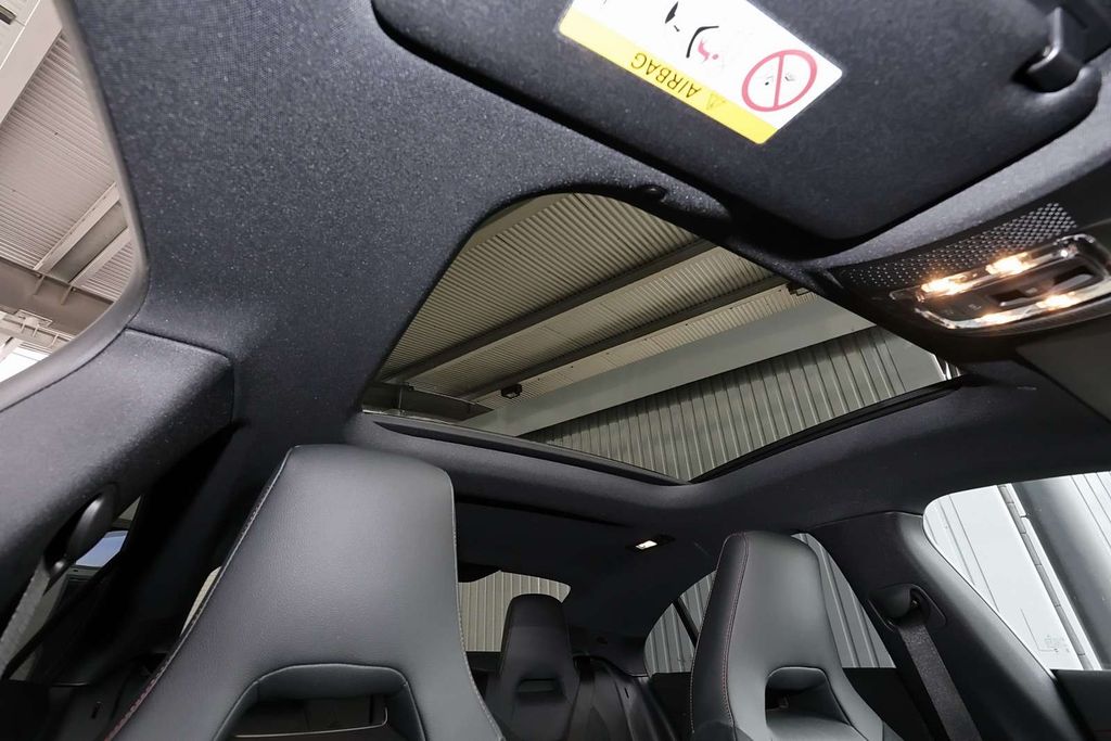 Mercedes-Benz CLA 200 2025