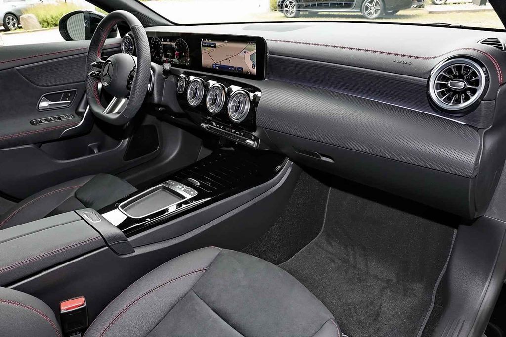 Mercedes-Benz CLA 200 2025