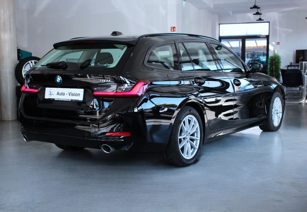 BMW 318 2022