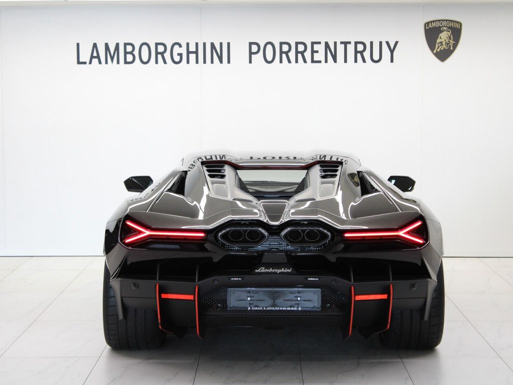 Lamborghini Revuelto 2024