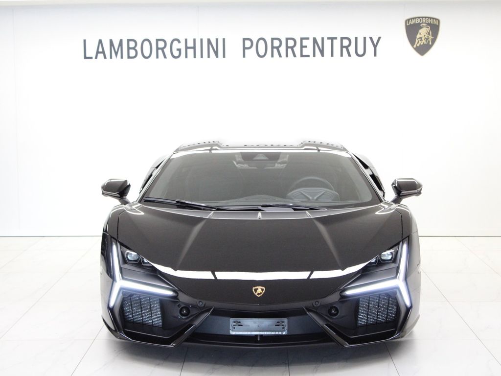 Lamborghini Revuelto 2024
