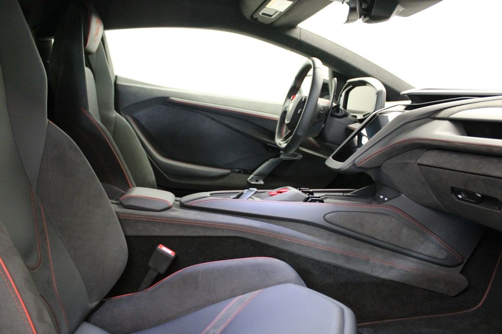 Lamborghini Revuelto 2024