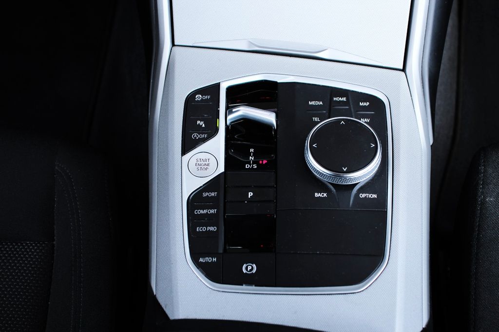 BMW 318 2022