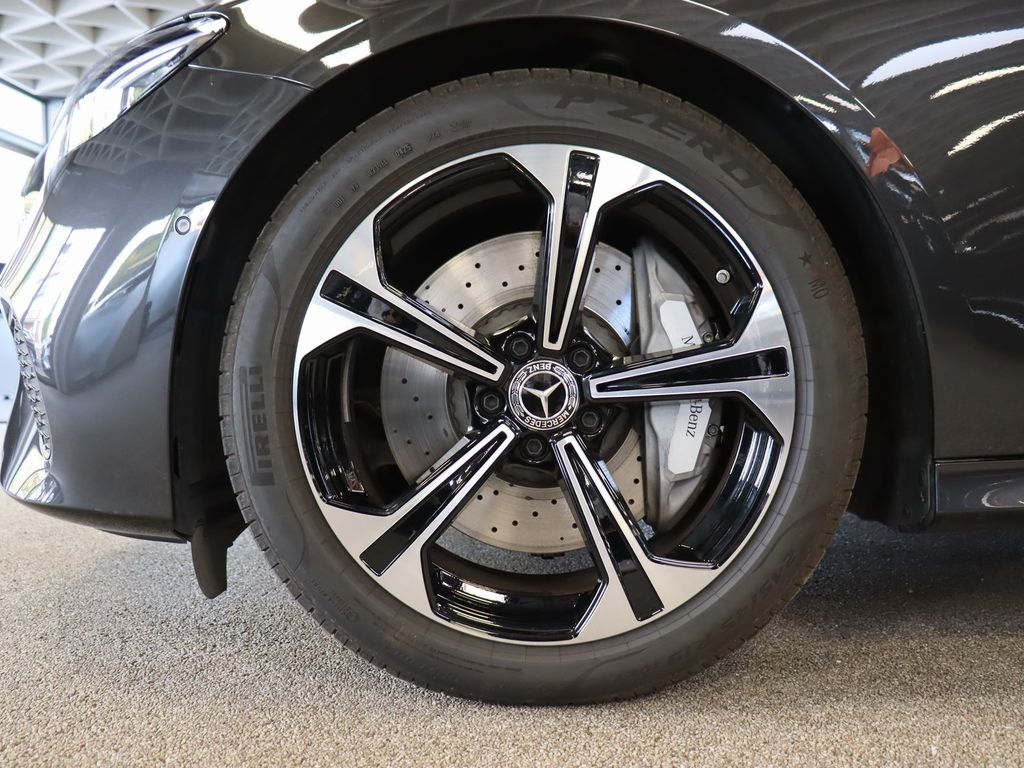 Mercedes-Benz E 300 2025