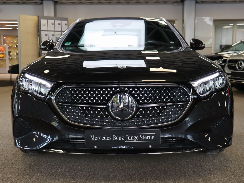 Mercedes-Benz E 300 2025