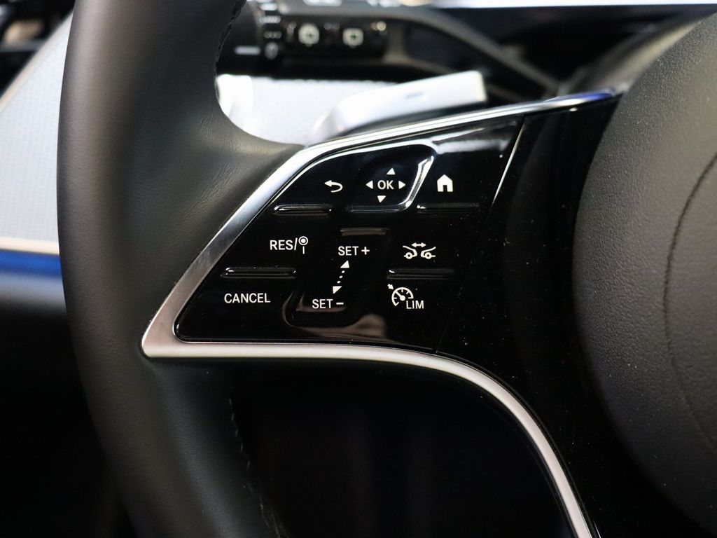 Mercedes-Benz E 300 2025