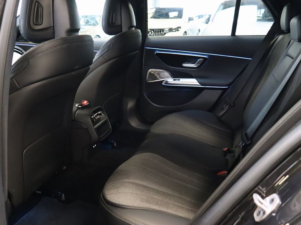 Mercedes-Benz E 300 2025